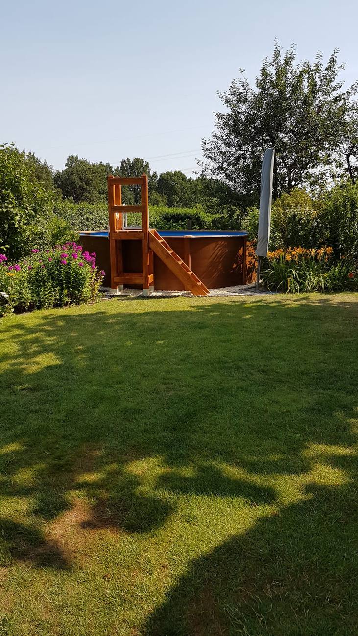 Poolzugang mit Treppe